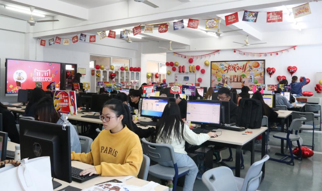 图2：员工跟岗场景